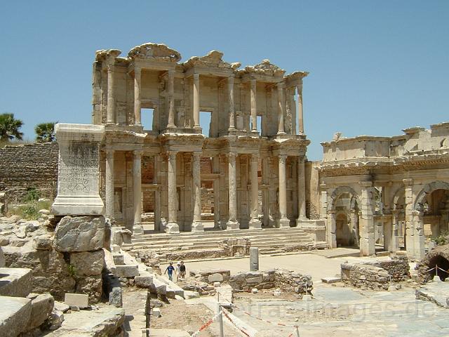 047 Ephesus_Celsius Library and Mayeus Mithh. Gate.JPG